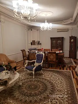 Satılır 6 otaqlı həyət evi 250 m²
