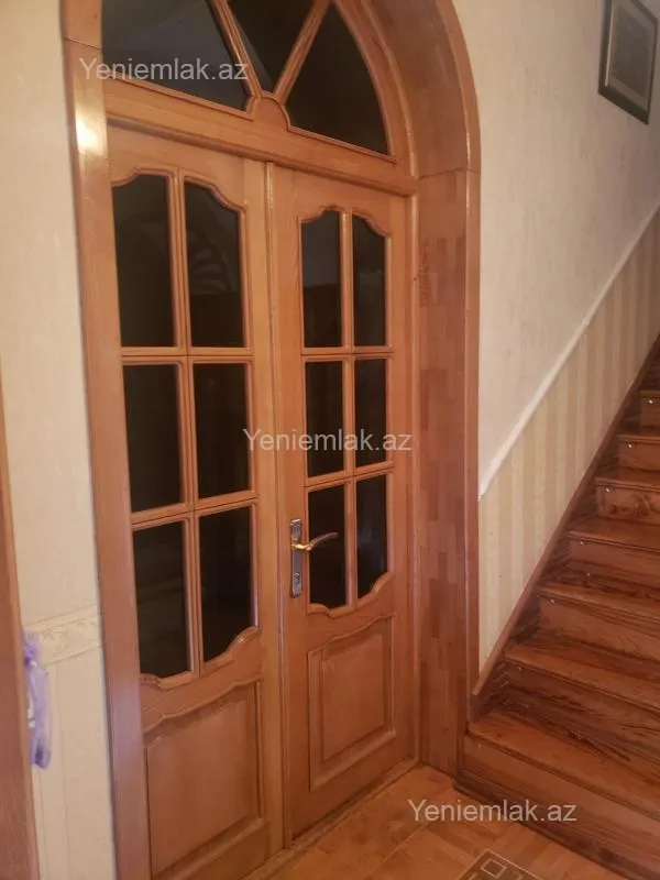 Satılır 6 otaqlı həyət evi 250 m²