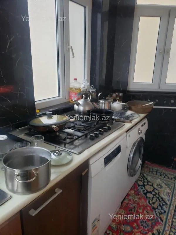 Satılır 6 otaqlı həyət evi 250 m²
