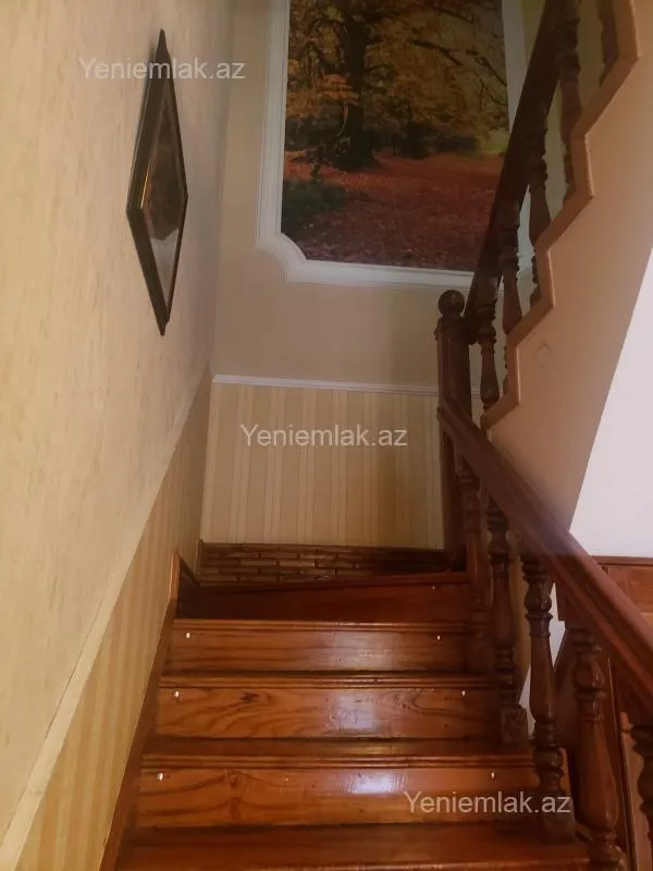 Satılır 6 otaqlı həyət evi 250 m²
