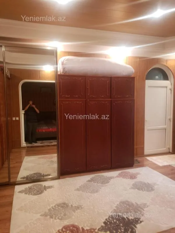 Satılır 6 otaqlı həyət evi 250 m²