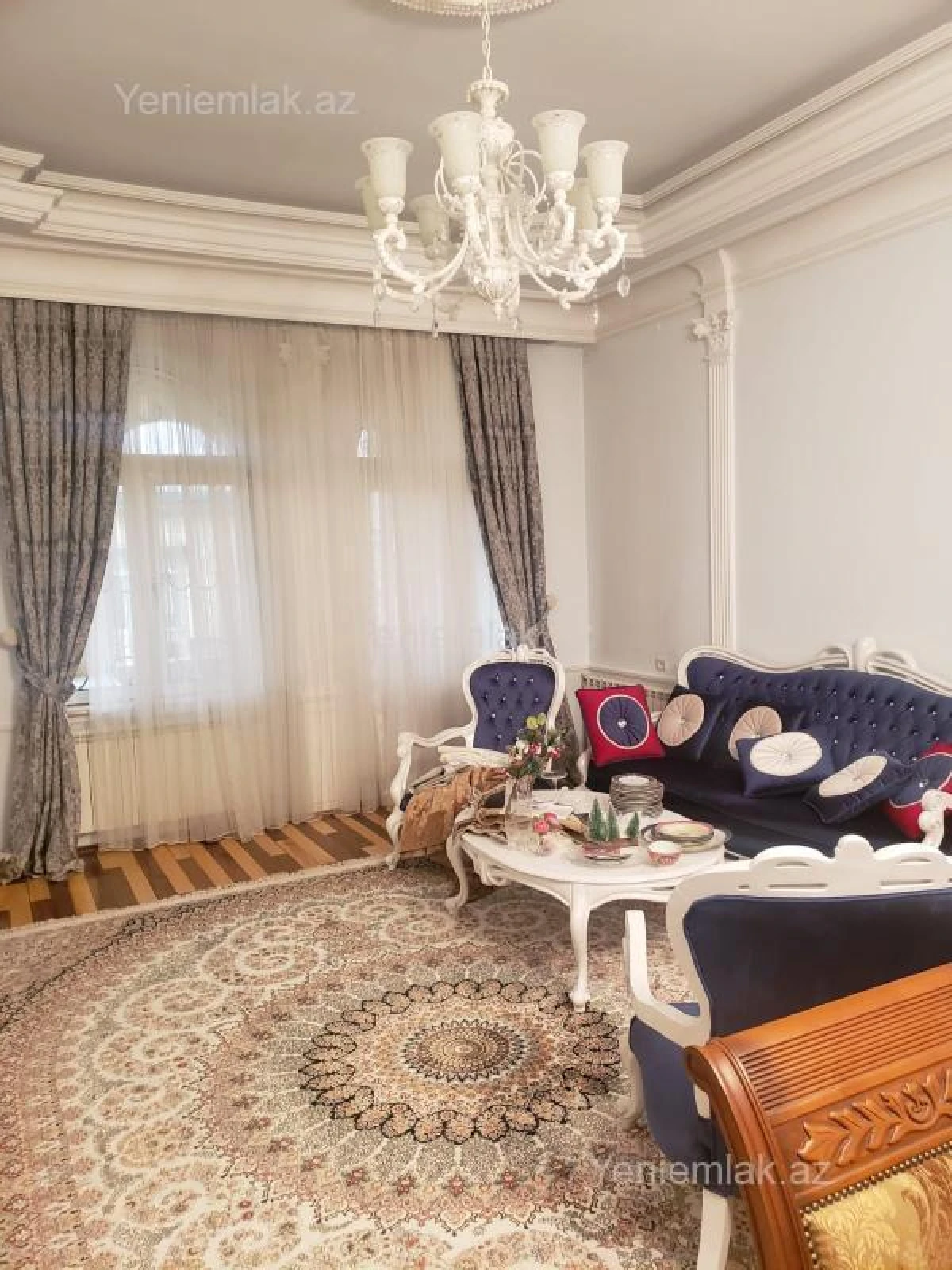 Satılır 6 otaqlı həyət evi 250 m²