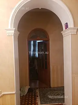 Satılır 6 otaqlı həyət evi 250 m²