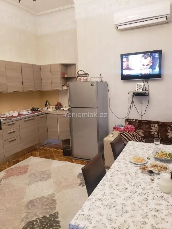 Satılır 6 otaqlı həyət evi 250 m²