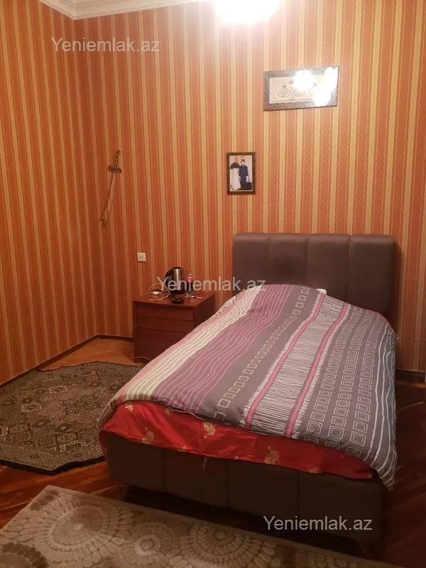 Satılır 6 otaqlı həyət evi 250 m²