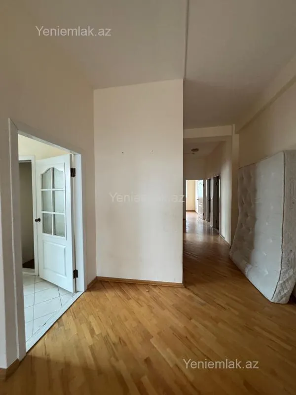 Satılır 4 otaqlı yeni tikili 208 m²