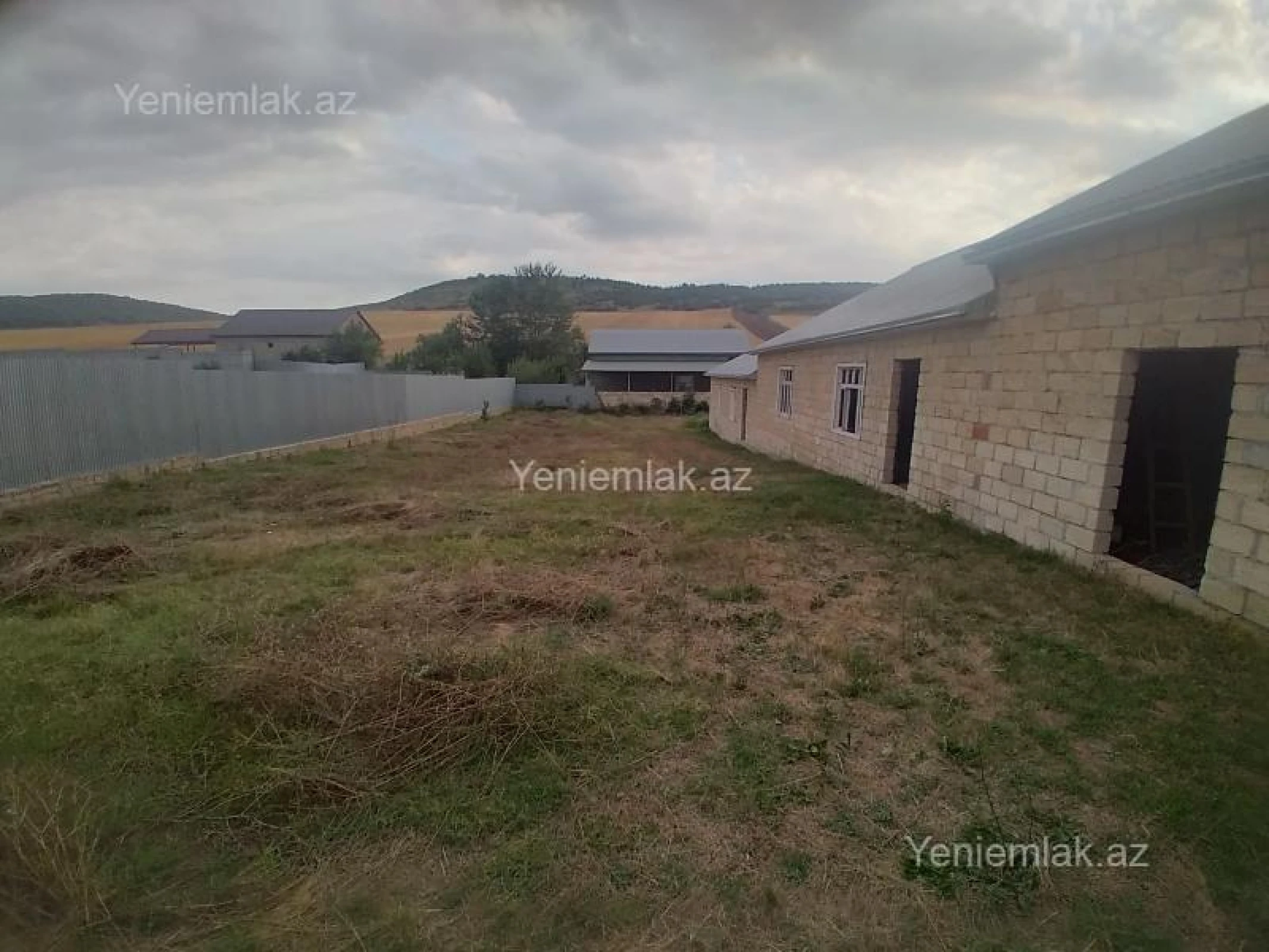 Satılır 5 otaqlı obyekt 450 m²