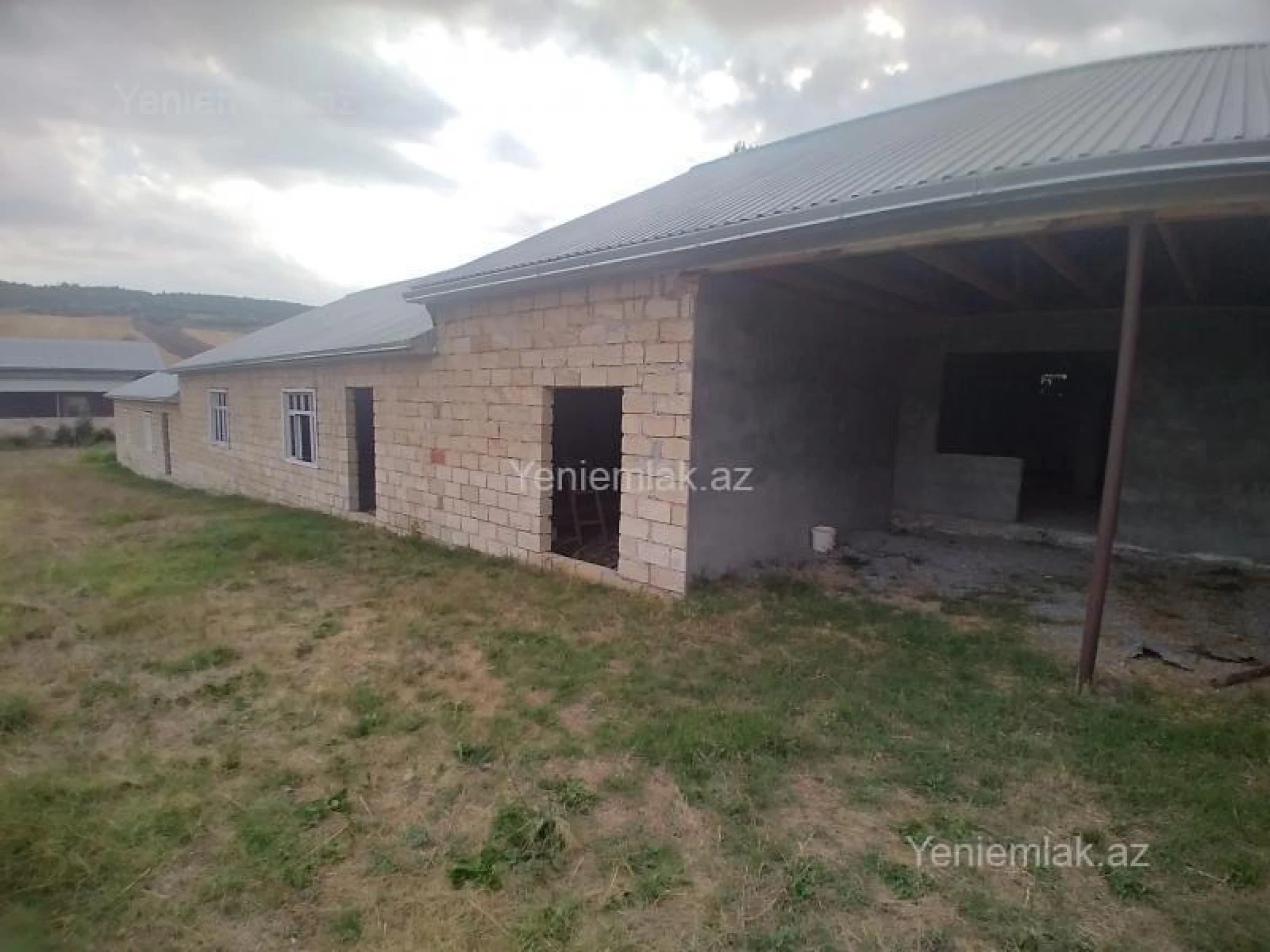 Satılır 5 otaqlı obyekt 450 m²