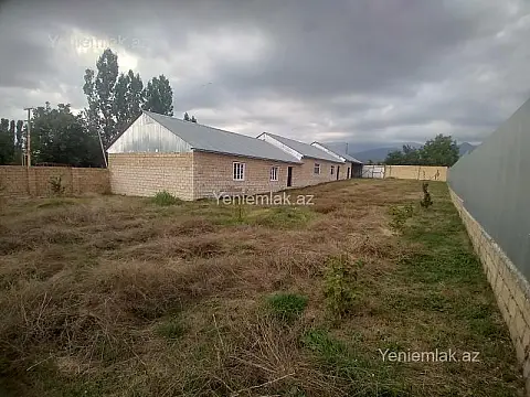 Satılır 5 otaqlı obyekt 450 m²