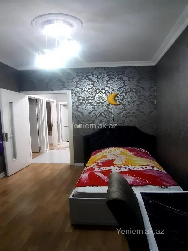 Satılır 3 otaqlı köhnə tikili 75 m²