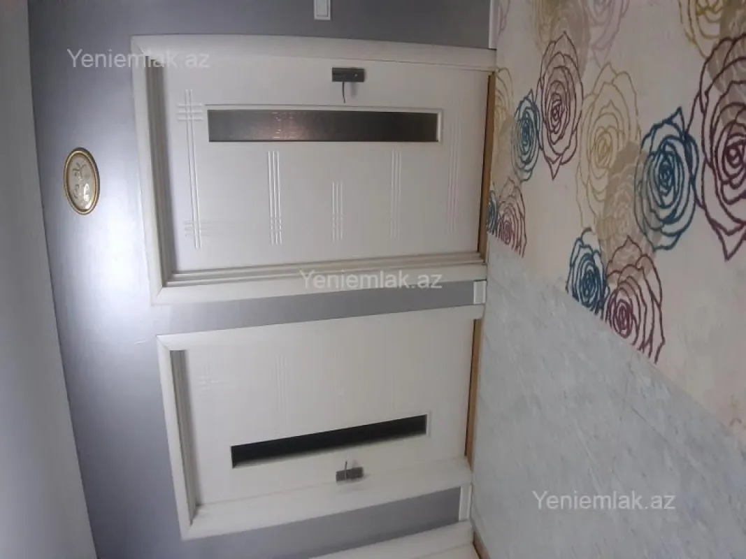 Satılır 3 otaqlı köhnə tikili 75 m²