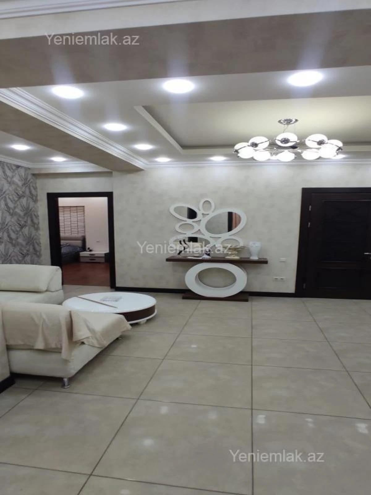 Satılır 3 otaqlı yeni tikili 130 m²