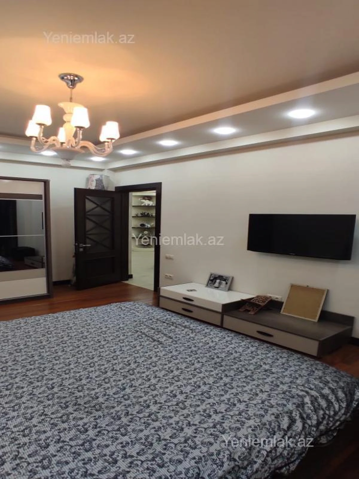 Satılır 3 otaqlı yeni tikili 130 m²