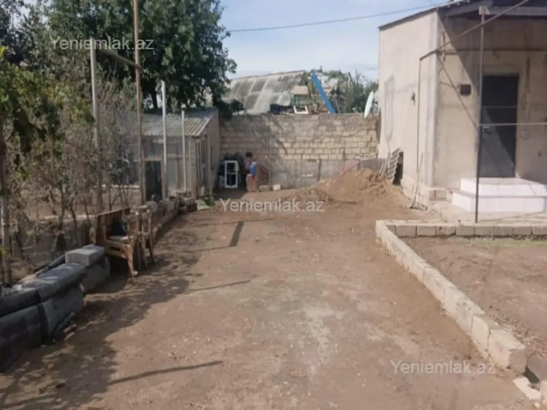Satılır 4 otaqlı həyət evi 100 m²