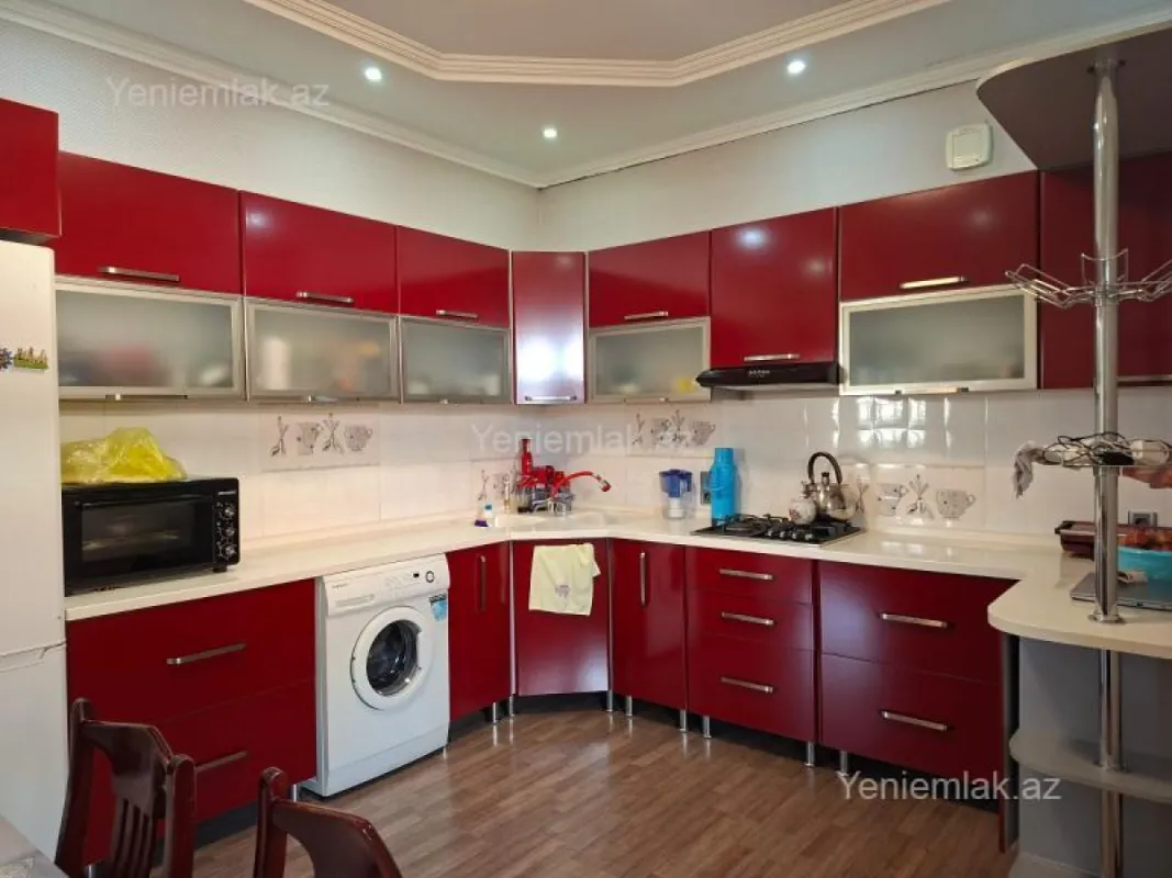 Satılır 4 otaqlı həyət evi 100 m²