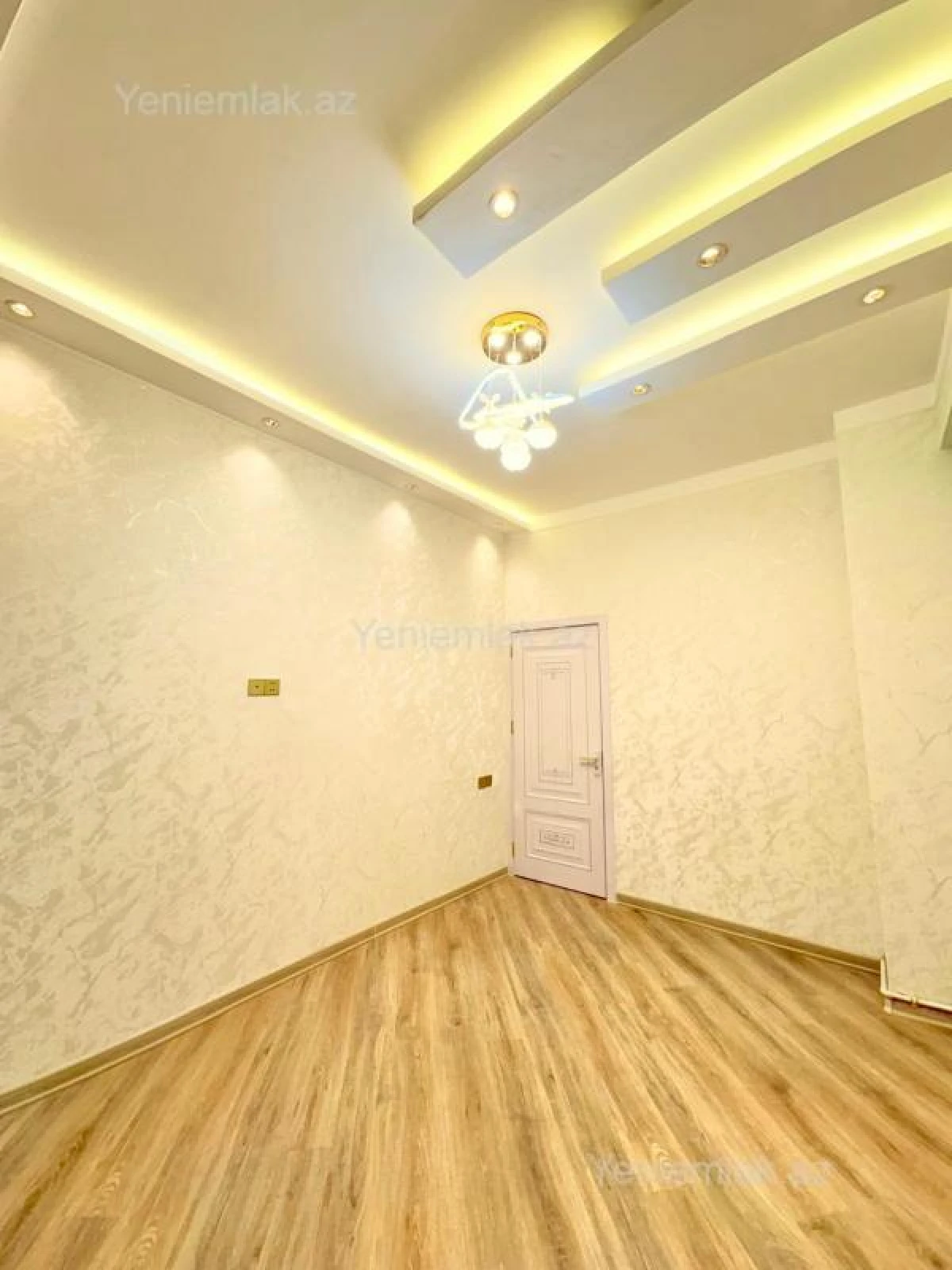 Satılır 2 otaqlı yeni tikili 60 m²