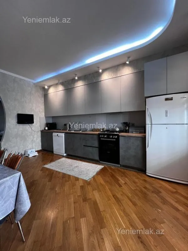 Satılır 3 otaqlı yeni tikili 153 m²