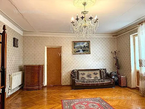 Satılır 3 otaqlı köhnə tikili 85 m²