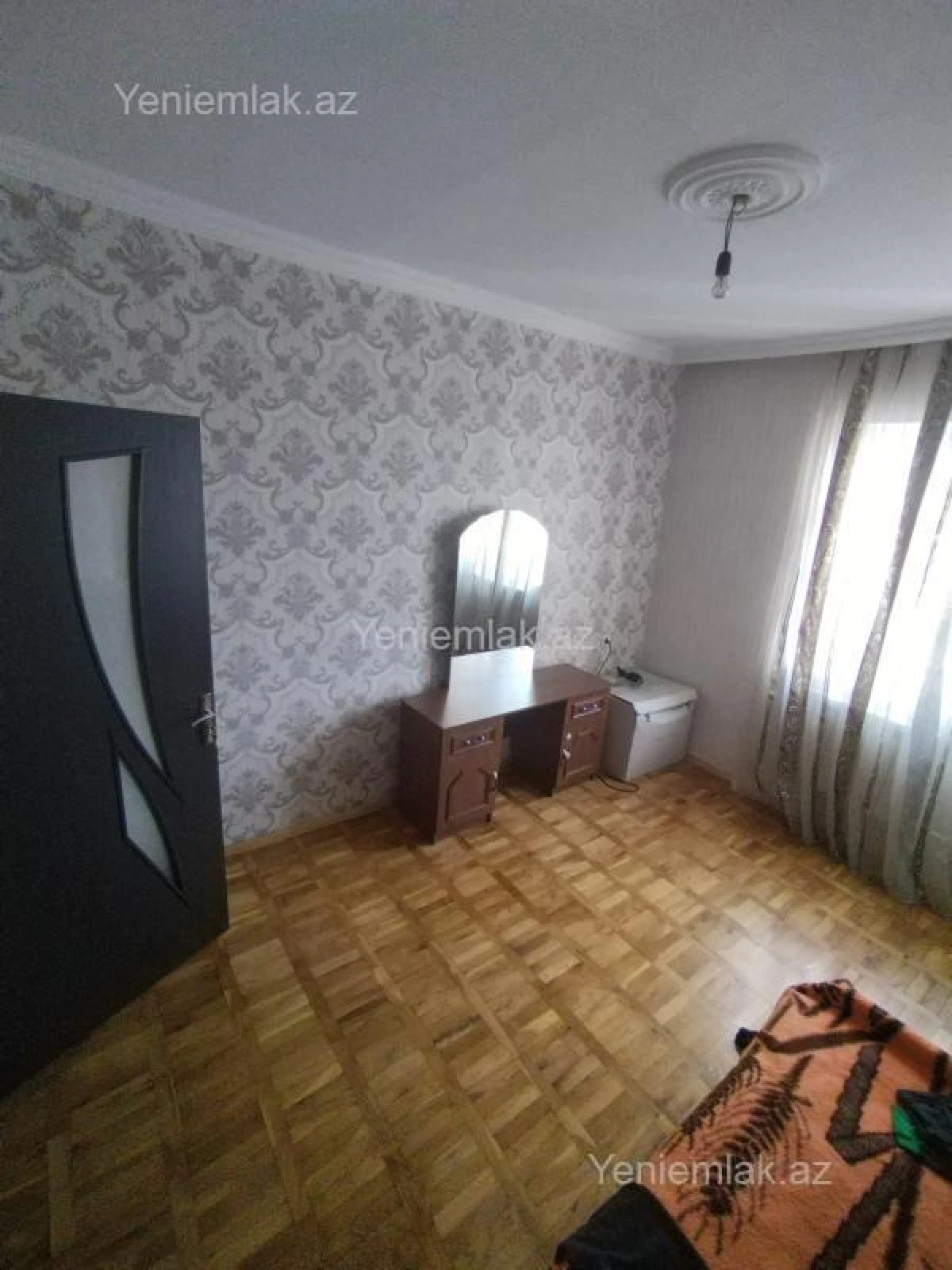 Satılır 5 otaqlı köhnə tikili 170 m²