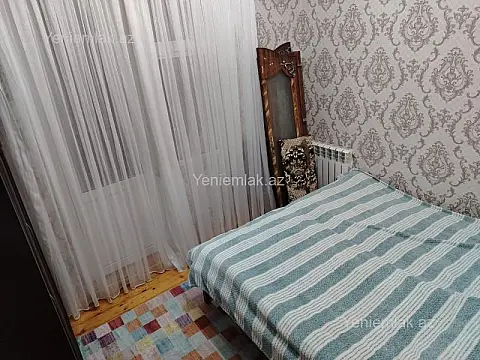 Satılır 1 otaqlı köhnə tikili 45 m²