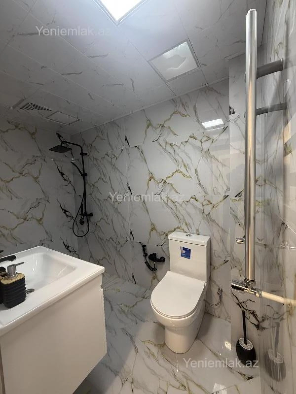 Satılır 2 otaqlı köhnə tikili 60 m²