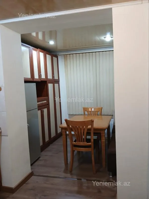 Satılır 2 otaqlı köhnə tikili 50 m²