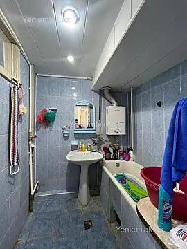 Satılır 2 otaqlı köhnə tikili 62 m²