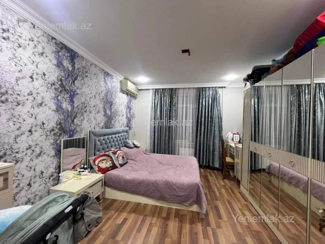Satılır 2 otaqlı köhnə tikili 62 m²