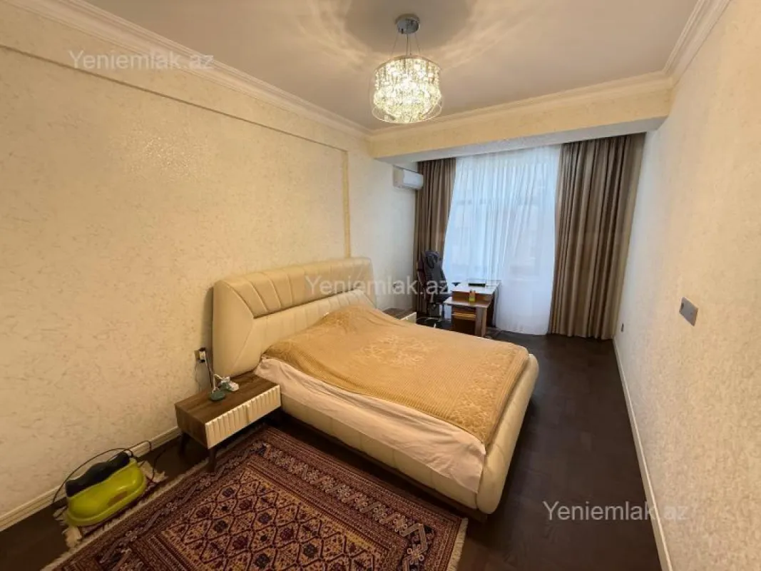 Satılır 5 otaqlı yeni tikili 211 m²