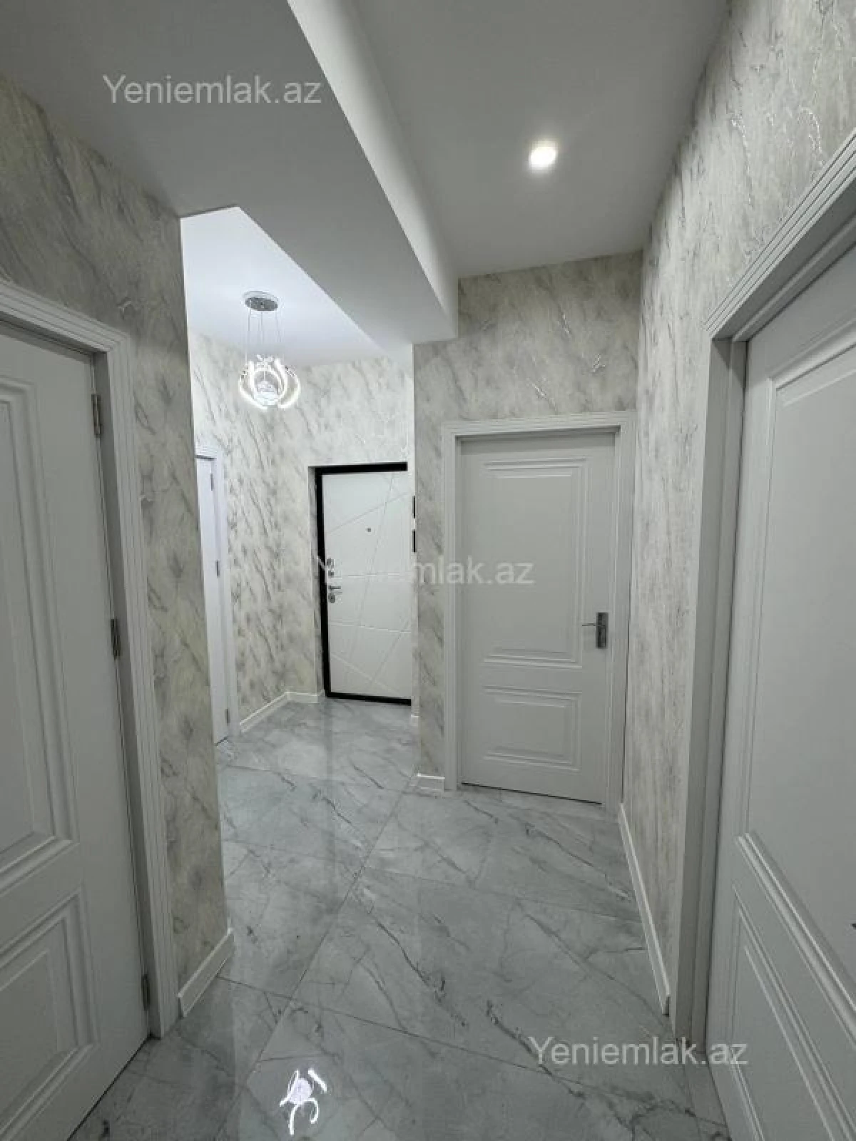 Satılır 3 otaqlı yeni tikili 82 m²