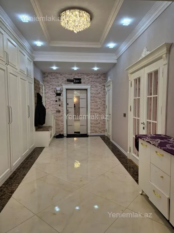 Satılır 3 otaqlı yeni tikili 138 m²
