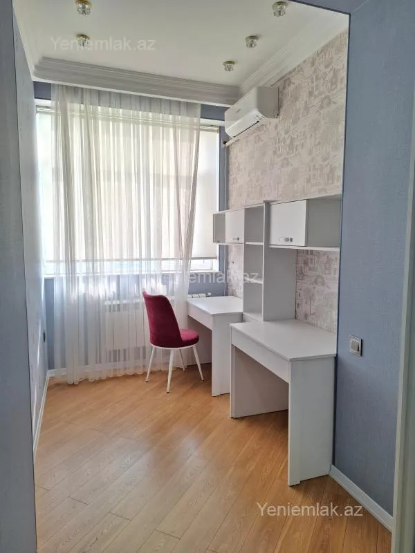 Satılır 3 otaqlı yeni tikili 138 m²