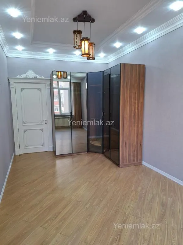 Satılır 3 otaqlı yeni tikili 138 m²
