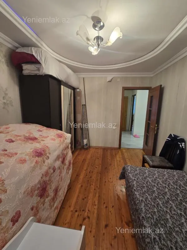Satılır 3 otaqlı köhnə tikili 80 m²