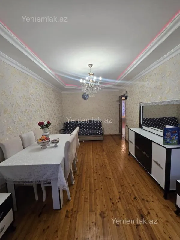 Satılır 3 otaqlı köhnə tikili 80 m²
