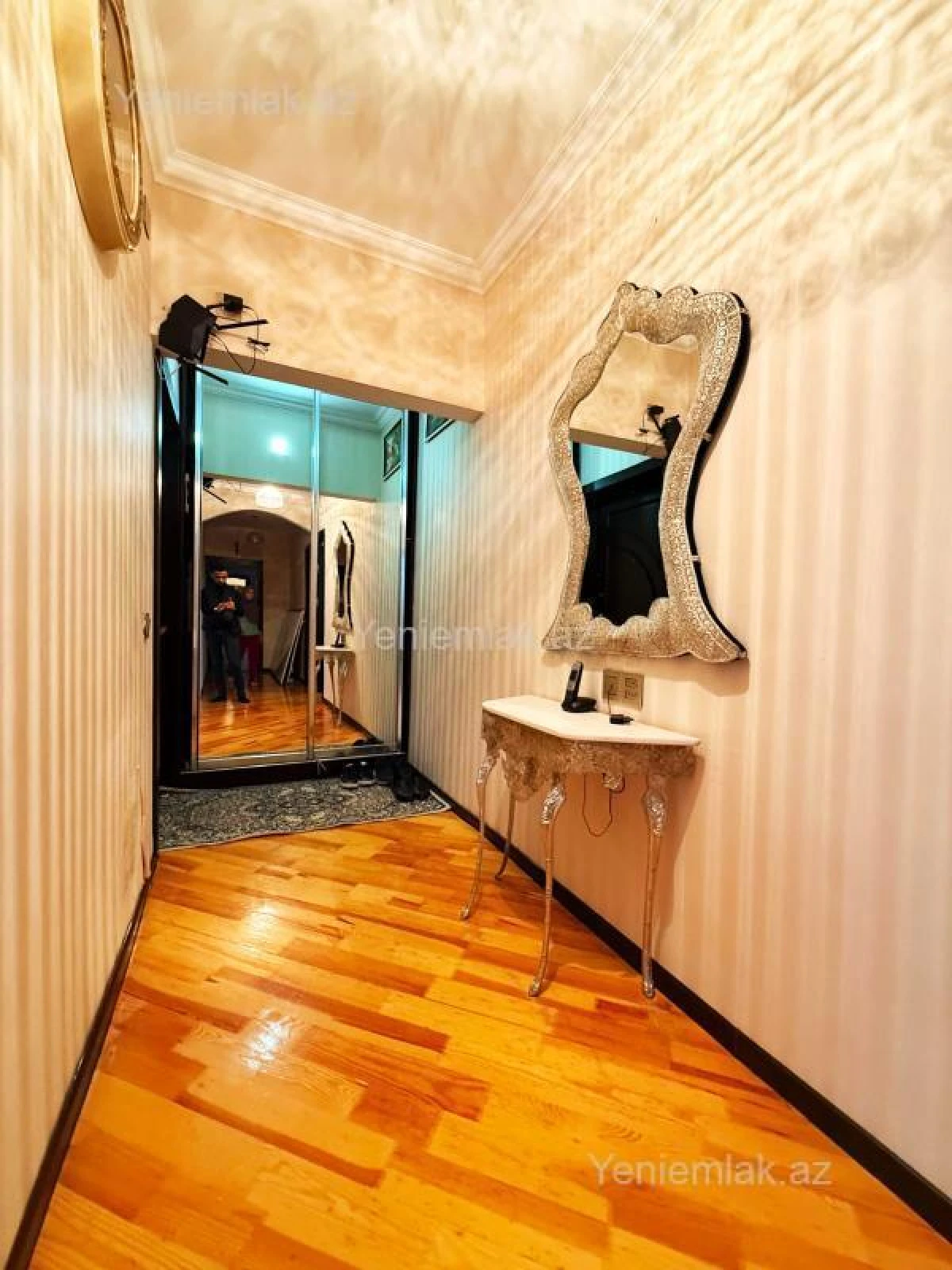 Satılır 5 otaqlı köhnə tikili 120 m²