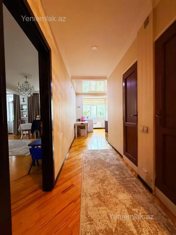 Satılır 5 otaqlı köhnə tikili 120 m²