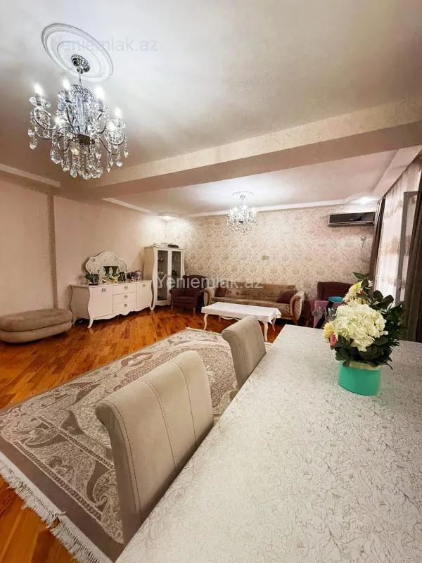 Satılır 5 otaqlı köhnə tikili 120 m²