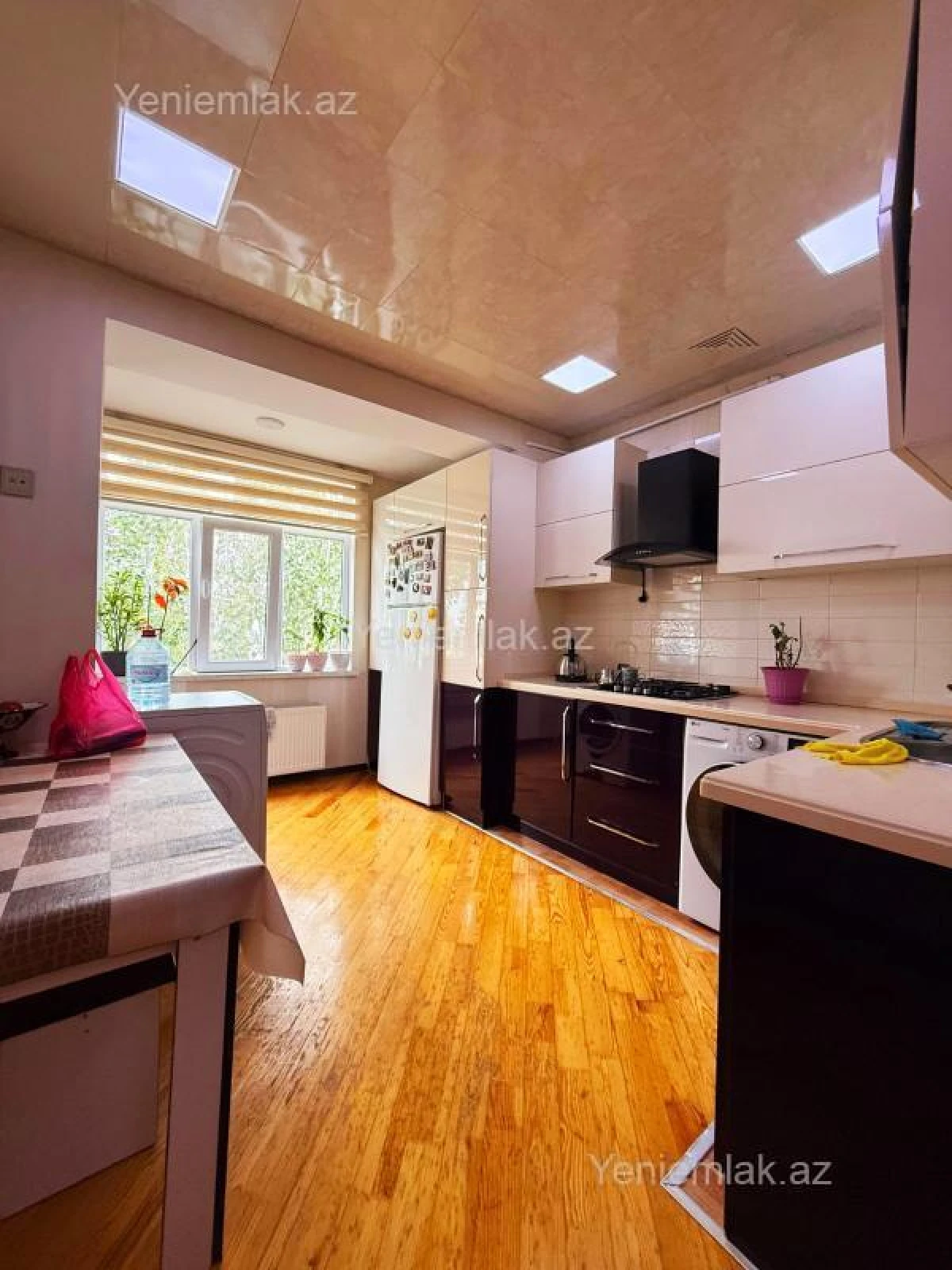 Satılır 5 otaqlı köhnə tikili 120 m²