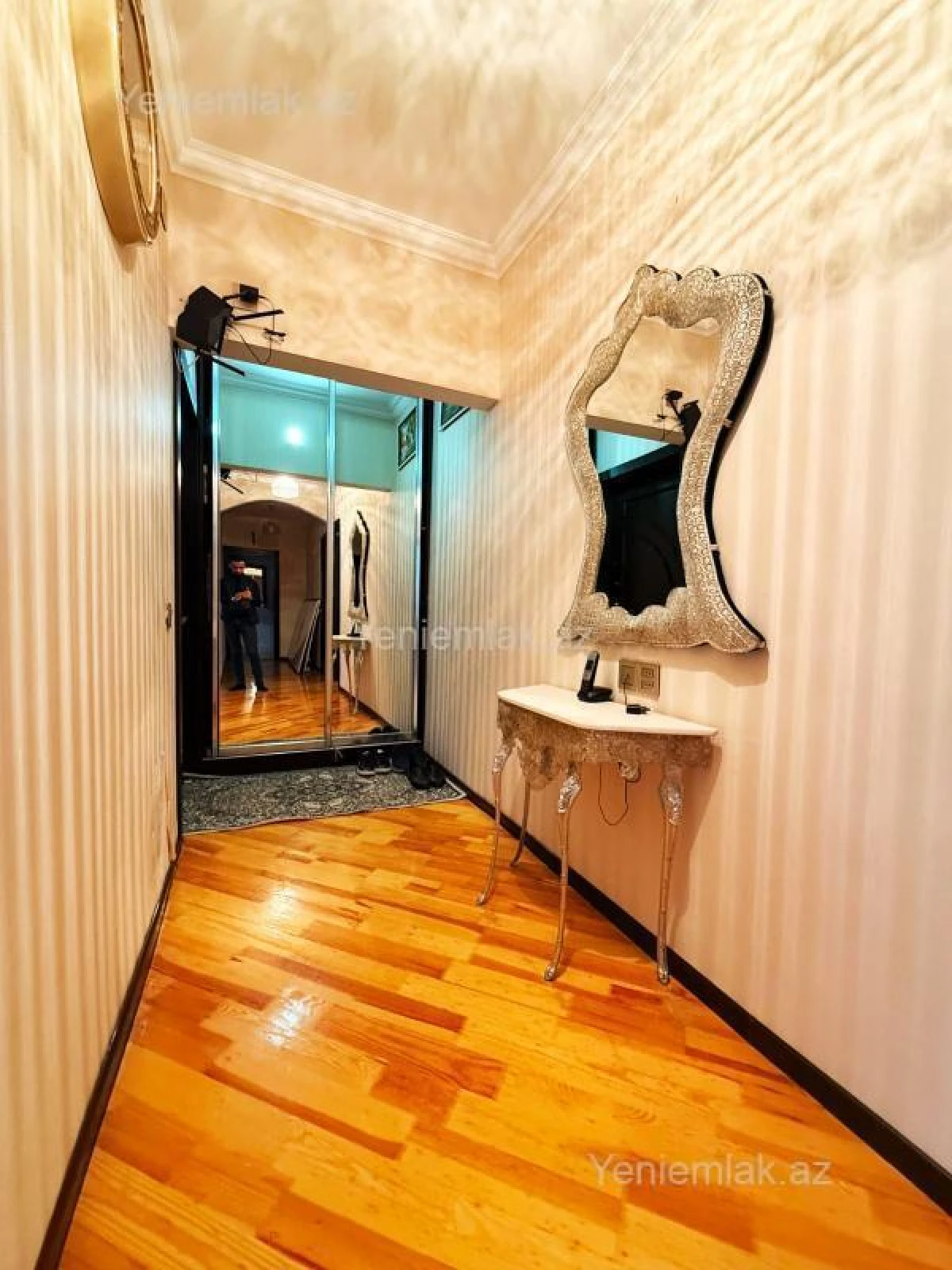 Satılır 5 otaqlı köhnə tikili 120 m²