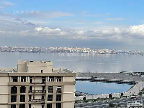 Satılır 3 otaqlı köhnə tikili 115 m²