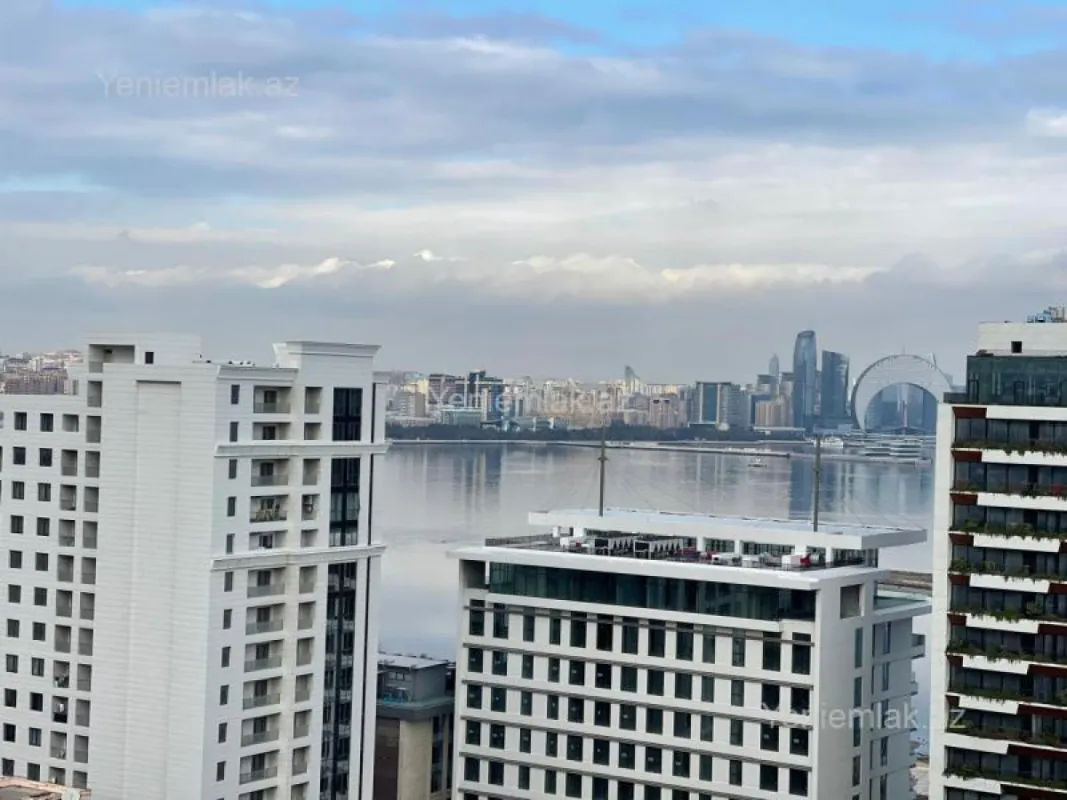 Satılır 3 otaqlı köhnə tikili 115 m²