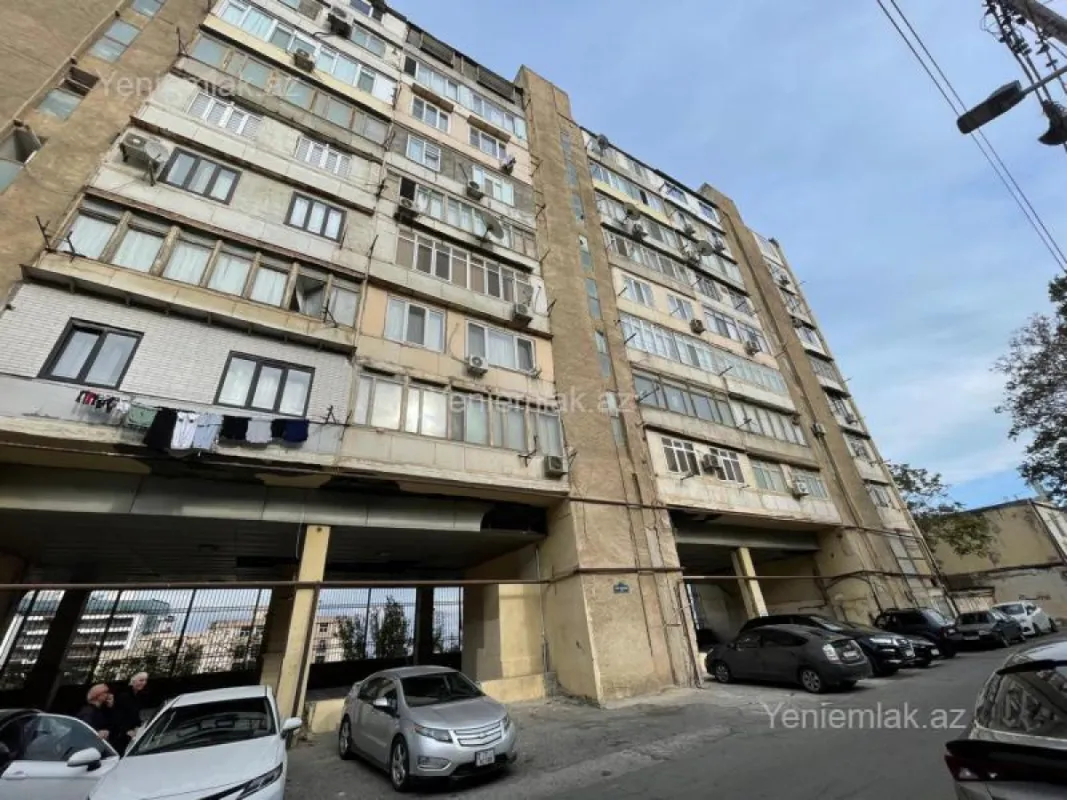 Satılır 3 otaqlı köhnə tikili 115 m²