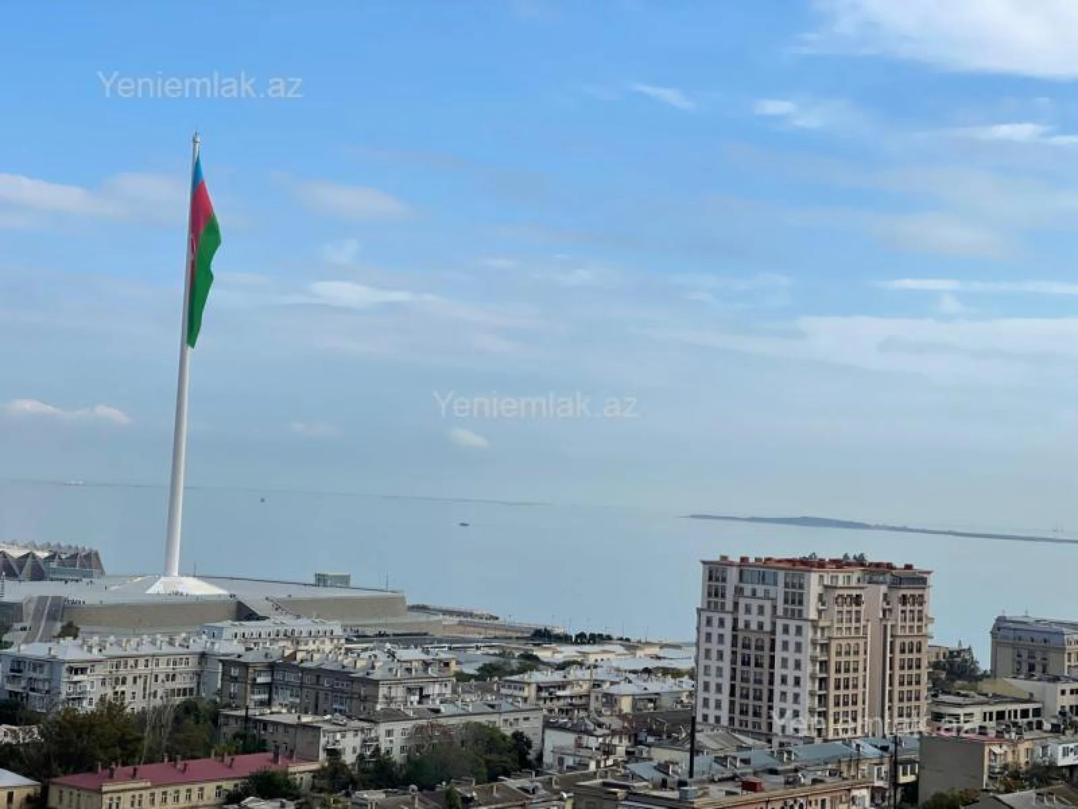 Satılır 3 otaqlı köhnə tikili 115 m²