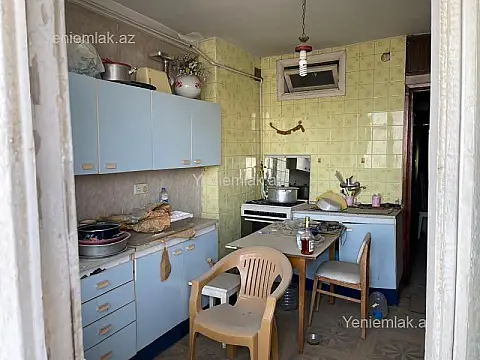 Satılır 3 otaqlı köhnə tikili 115 m²