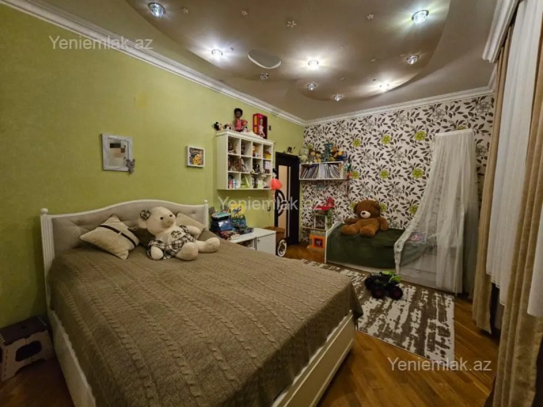 Satılır 3 otaqlı yeni tikili 125 m²