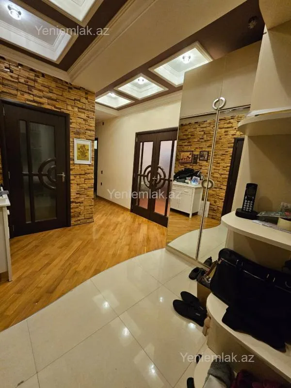 Satılır 3 otaqlı yeni tikili 125 m²