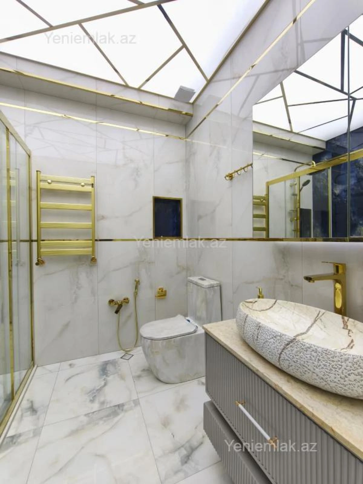 Satılır 3 otaqlı yeni tikili 138 m²