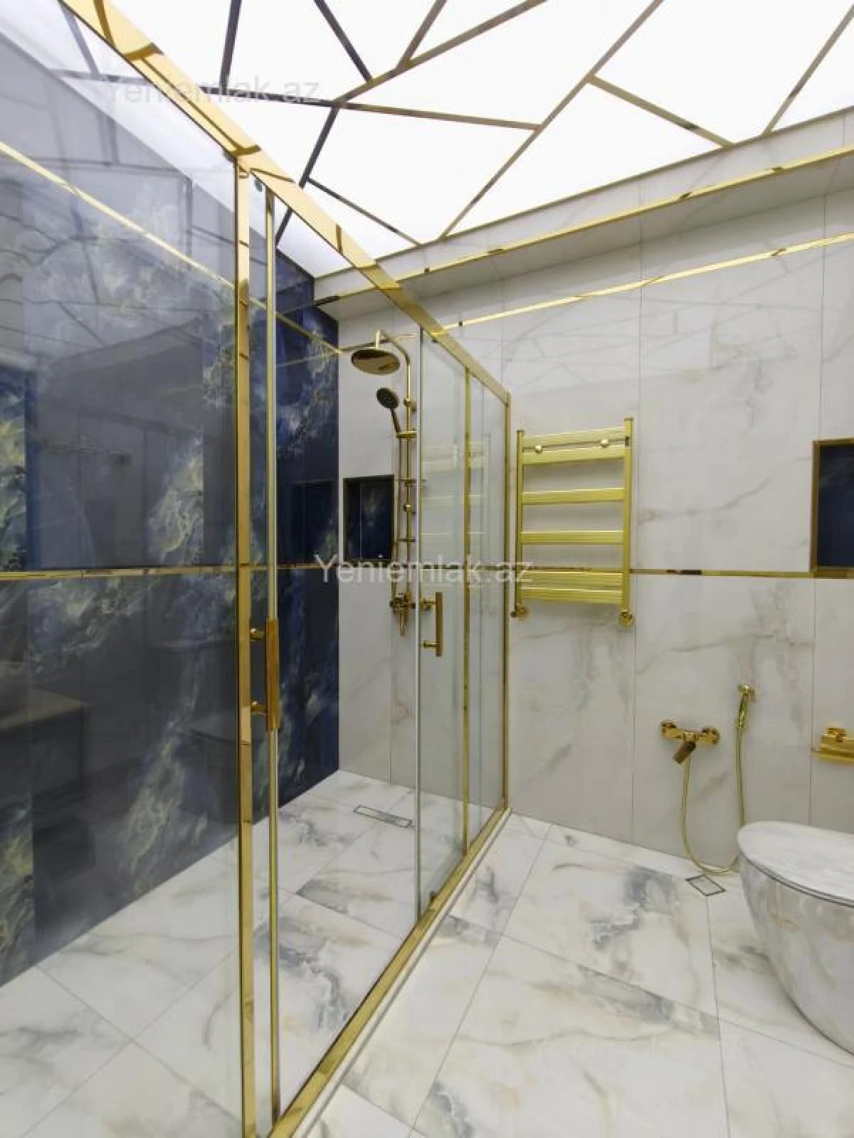 Satılır 3 otaqlı yeni tikili 138 m²