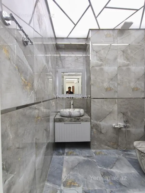 Satılır 3 otaqlı yeni tikili 138 m²